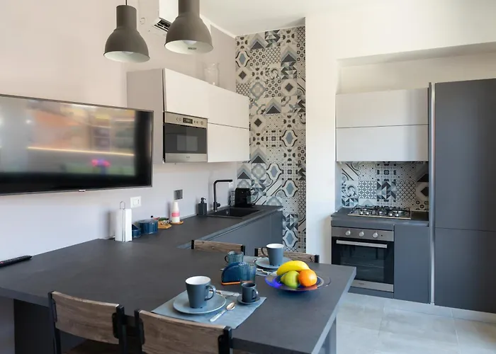 Penthouse With Panoramic Terrace -3 Min To Metro A Apartment