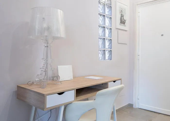Penthouse With Panoramic Terrace -3 Min To Metro A Apartment