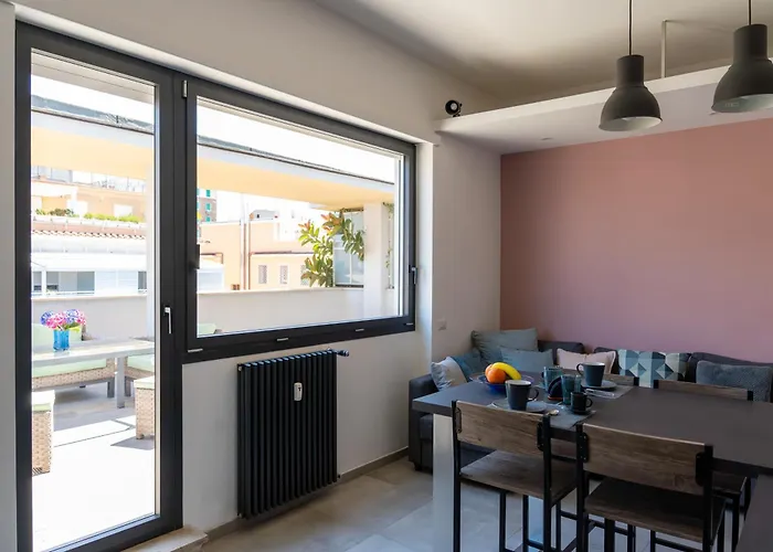 Apartment Penthouse With Panoramic Terrace -3 Min To Metro A